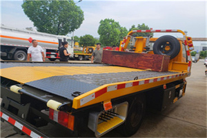 顺庆附近拖车电话号码服务